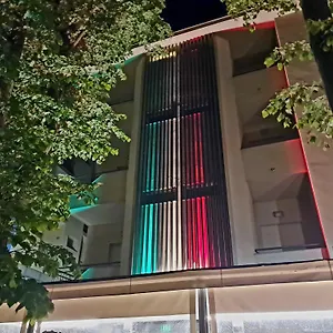 Dear Hotel