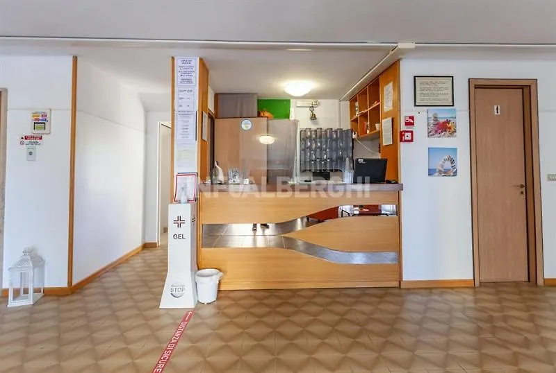 Hotel Paradiso 里米尼 2*,  意大利